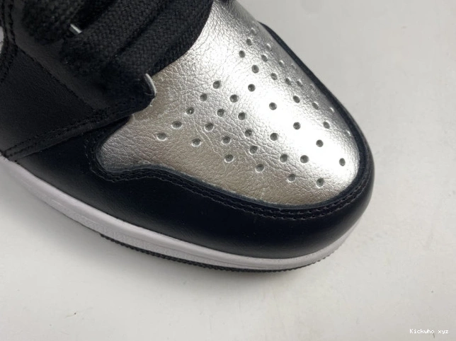 CD0461-001 SILVER WMNS OG JORDAN TOE HIGH 1 AIR 0614
